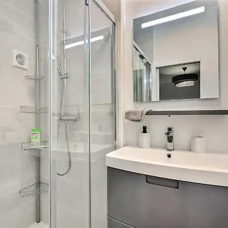 Апартаменты Jacuzzi De Charme Pour 2 Ним