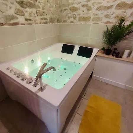 Jacuzzi De Charme Pour 2 Апартаменты *